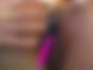 Live cam show with GanseloMix - Gagging on Strip Flash - Live Sex Shows