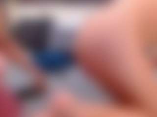 Live cam show with GanseloMix - Bedroom on madthumbs