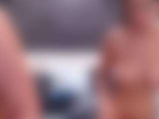 Live cam show with GanseloMix - Bedroom on infinitiblacc.com