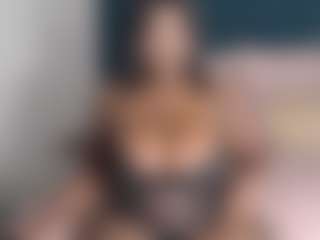 Live cam show with chocolatesmile - Sexwebcam Black on Gym Cam Girls