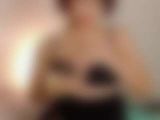Live cam show with Deviil Doll - Tease Toys on Gym Cam Girls