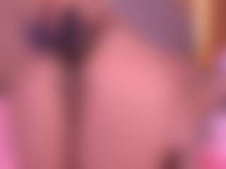Live cam show with Danna Berlin - Bedroom on fuklive.com