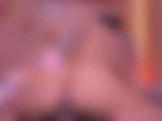 Live cam show with Danna Berlin - Spank on StripNow