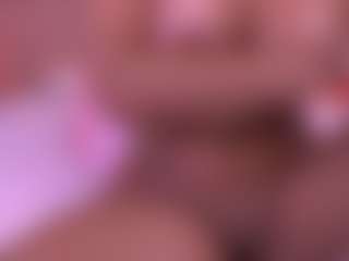Live cam show with Danna Berlin - Flashing on hotwifechat.live