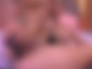 Live cam show with Danna Berlin - Oil on StripNow