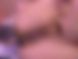 Live cam show with Danna Berlin - Skinny on Camsoda