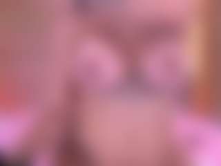 Live cam show with Danna Berlin - Oil on Camsoda