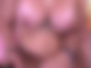 Live cam show with Danna Berlin - Oil on Camsoda