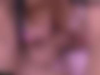 Live cam show with Danna Berlin - Squirt on Camsoda