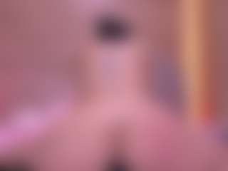Live cam show with Danna Berlin - Twerk on intimatelivegirls.com
