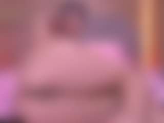 Live cam show with Danna Berlin - Skinny on Camsoda