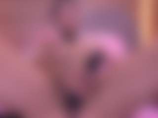 Live cam show with Danna Berlin - Shaved Pussy on Camsoda