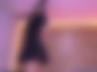 Live cam show with Danna Berlin - Fingers on Camsoda