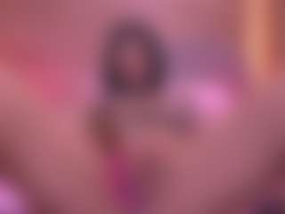 Live cam show with Danna Berlin - Skinny on CamClone