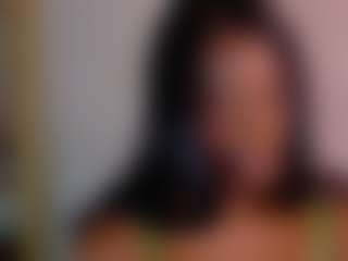 Live cam show with Naomhy - Cum on Milfs Live