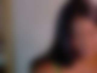 Live cam show with Naomhy - MILF on googirlz