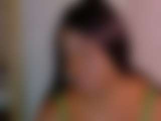 Naomhy MILF webcam performer live streaming