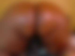 Live cam show with Naomhy - Black on Stripli.com