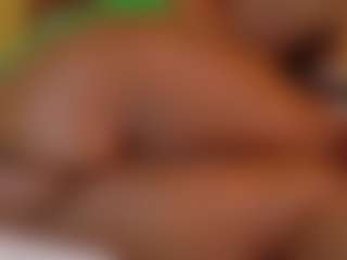 Live cam show with Naomhy - Black on livesuperchat.net
