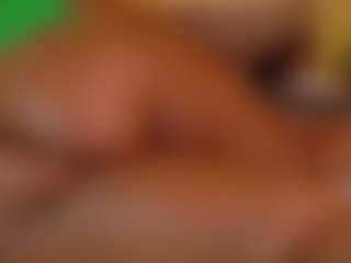 Live cam show with Naomhy - Black on milfzrlive.com