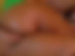 Live cam show with Naomhy - Black on 1on1-livenow