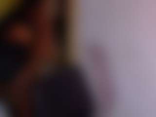 Naomhy MILF webcam performer live streaming