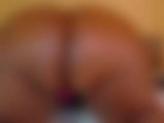Naomhy MILF webcam performer live streaming