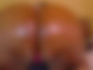 Naomhy MILF webcam performer live streaming