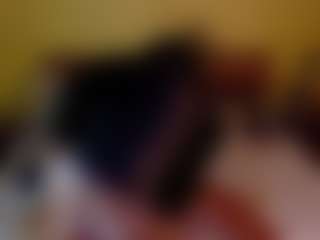 Naomhy MILF webcam performer live streaming