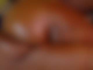 Naomhy MILF webcam performer live streaming