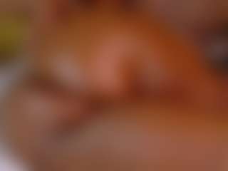 Live cam show with Naomhy - Ebony on CamClone