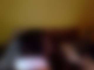 Naomhy MILF webcam performer live streaming