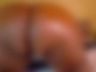 Naomhy MILF webcam performer live streaming