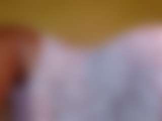 Naomhy MILF webcam performer live streaming