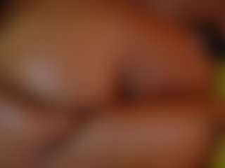 Live cam show with Naomhy - Creampie on Milfs Live