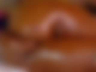 Live cam show with Naomhy - Ebony Shaved Pussy on CamSextacy