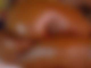 Live cam show with Naomhy - Fingering MILF on intimatelivegirls.com
