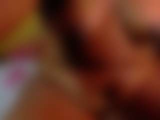 Live cam show with Naomhy - Ride Torso on thefappeningchat.com