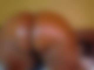 Naomhy MILF webcam performer live streaming
