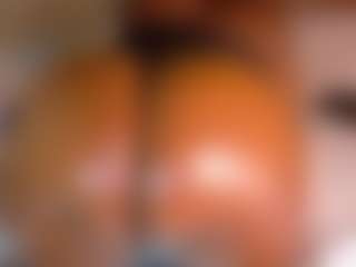 Naomhy MILF webcam performer live streaming