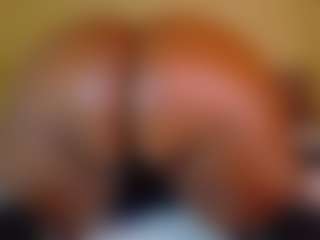 Naomhy MILF webcam performer live streaming
