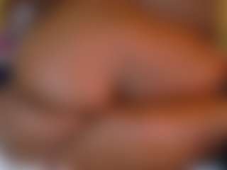 Naomhy MILF webcam performer live streaming