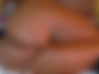 Live cam show with Naomhy - Black MILF on livesexfox.com