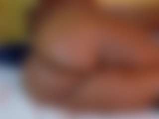 Live cam show with Naomhy - Ride Torso on livesuperchat.net