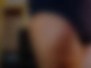 Live cam show with Naomhy - Black MILF on friskycurves.com