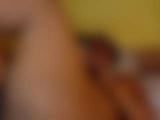 Live cam show with Naomhy - Black MILF on googirlz