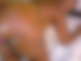 Naomhy MILF webcam performer live streaming