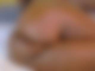 Naomhy MILF webcam performer live streaming