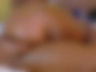 Naomhy MILF webcam performer live streaming