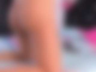 Live cam show with DayanaFrishman - Brown Eyes on Chatstar